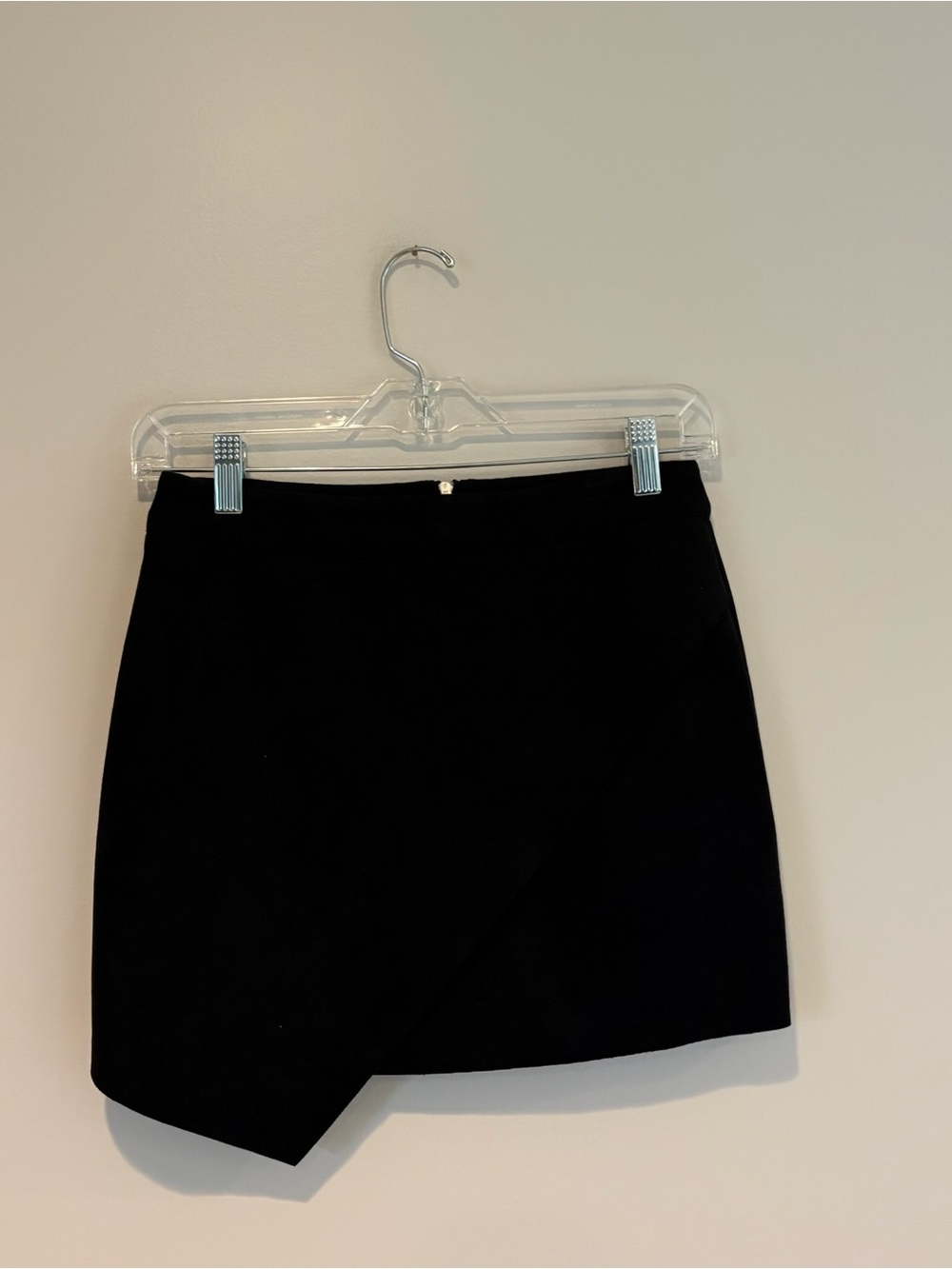 NWT Kendall & Kylie Black Asymmetric Faux Micro Suede Mini Skirt Size XS